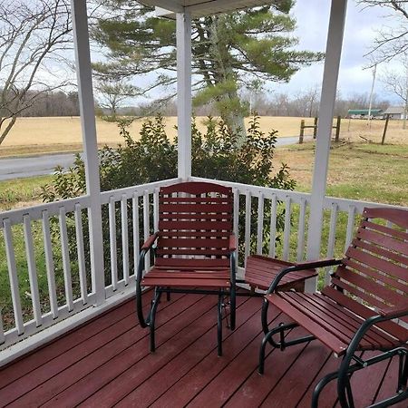 Spacious Family Farmhouse Pikeville ภายนอก รูปภาพ