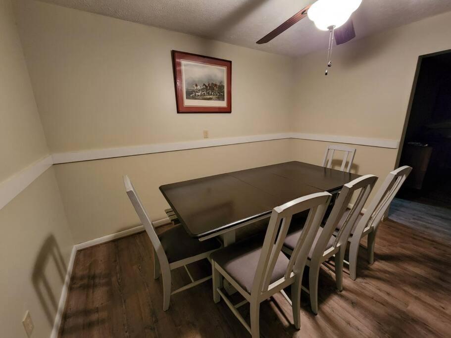 Spacious Family Farmhouse Pikeville ภายนอก รูปภาพ