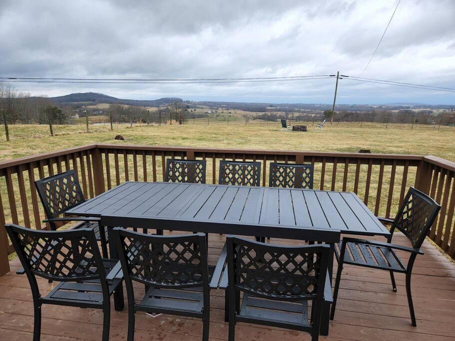 Spacious Family Farmhouse Pikeville ภายนอก รูปภาพ