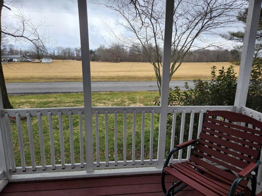 Spacious Family Farmhouse Pikeville ภายนอก รูปภาพ